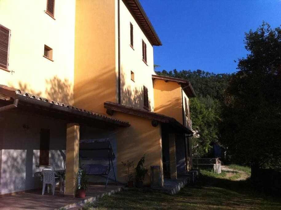 Ospitaci Appartamenti Di Campagna Le Rancole Valtopina ภายนอก รูปภาพ